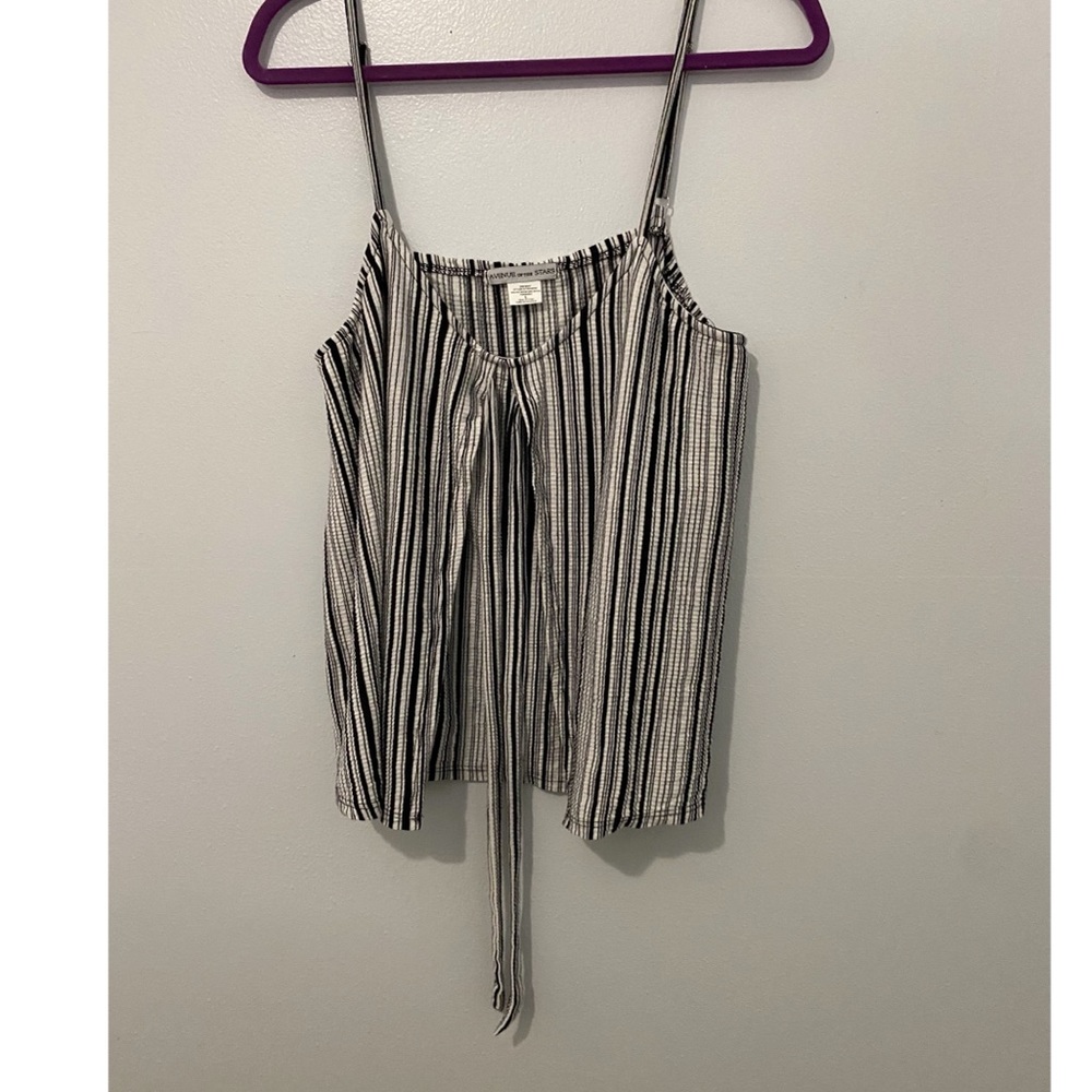 Sleeveless tank top